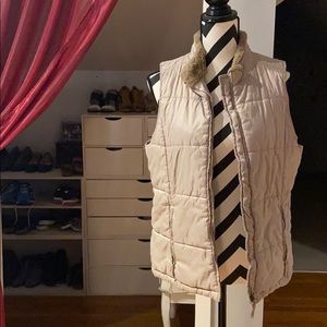 Gold, puffer vest with fur collar detail